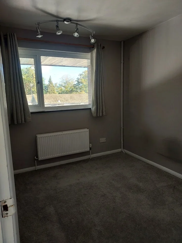 Flat Rowan Close in St Albans
