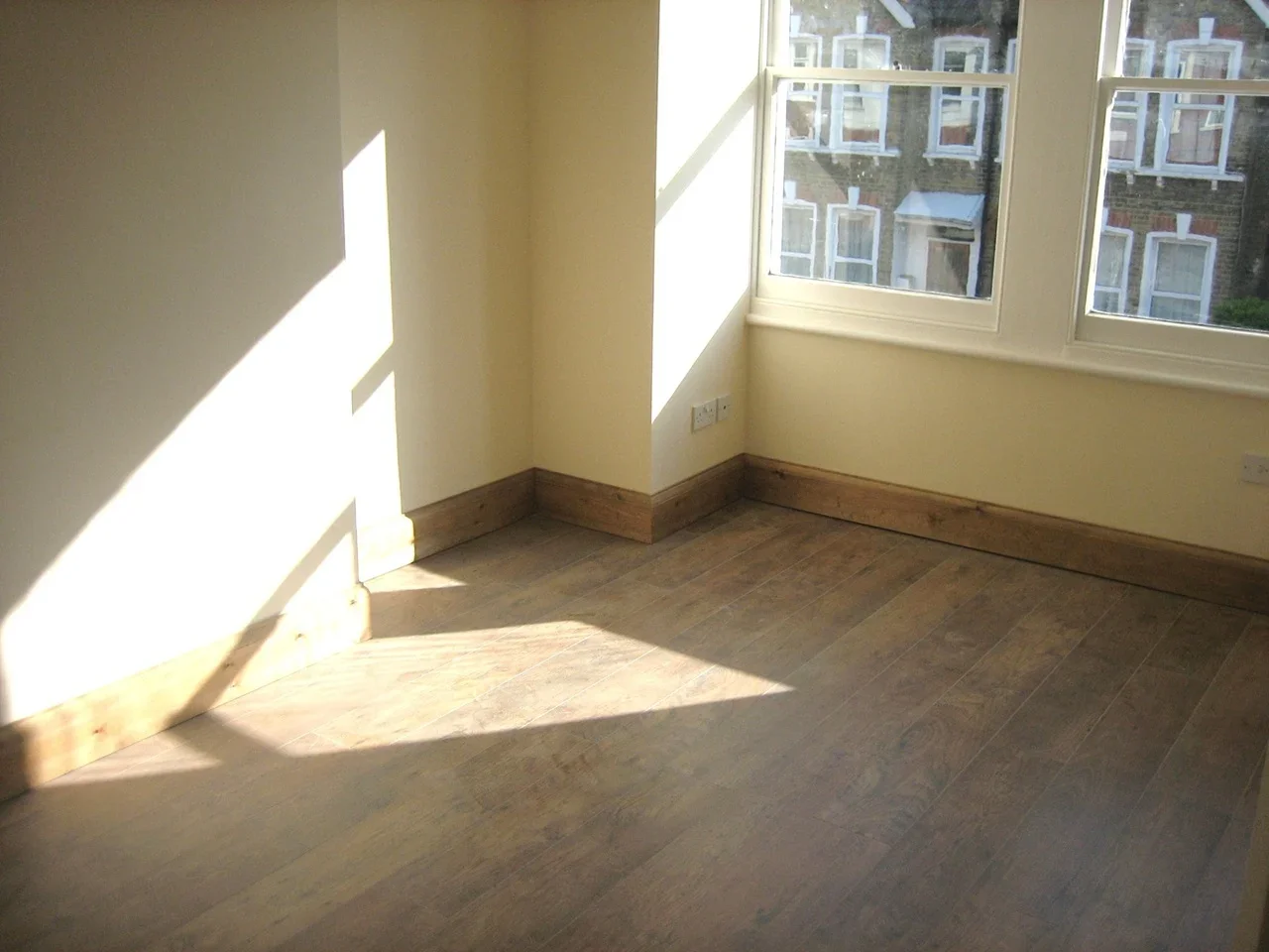 Flat Sandringham Road in Greater London