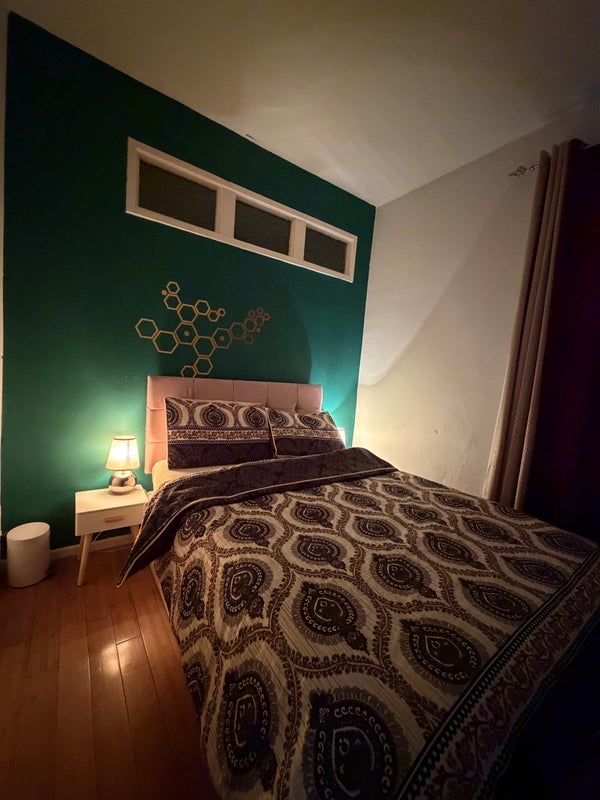 Room Frodsham Street in Manchester