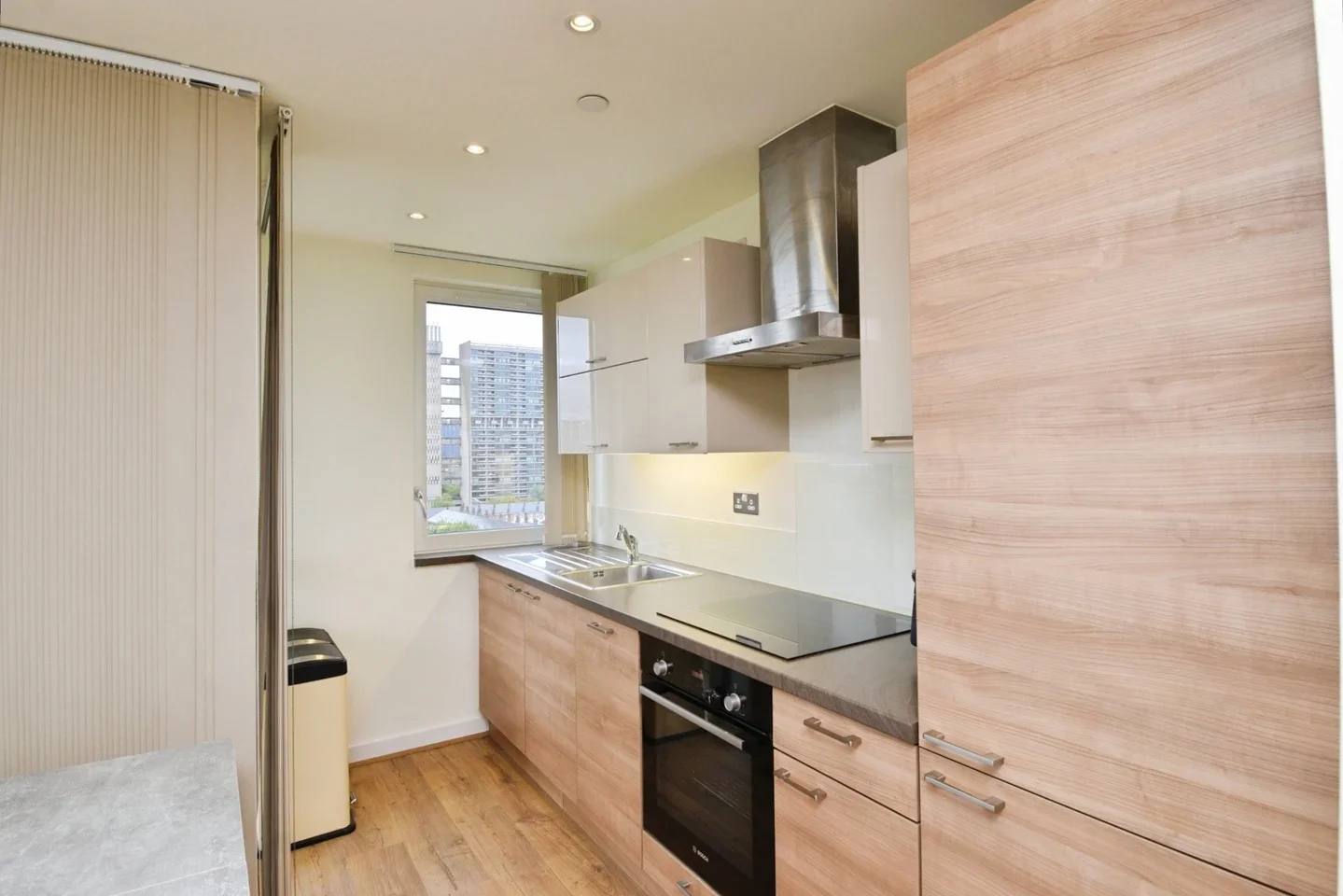 Flat Hay Currie Street in Greater London