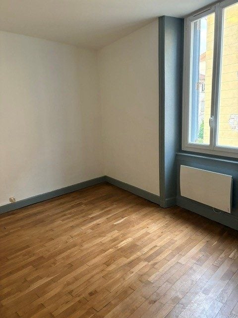 Appartement Rue des Écoles à Le Coteau