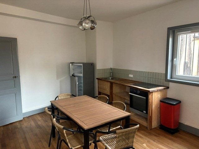 Appartement Rue des Écoles à Le Coteau