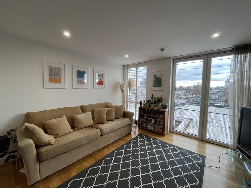 Flat Basire Street in Greater London