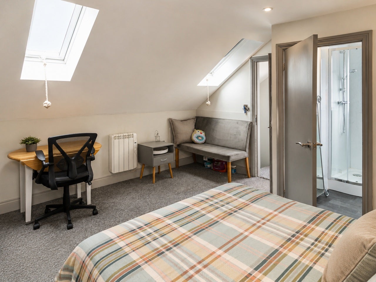 Room West End Street in Norwich
