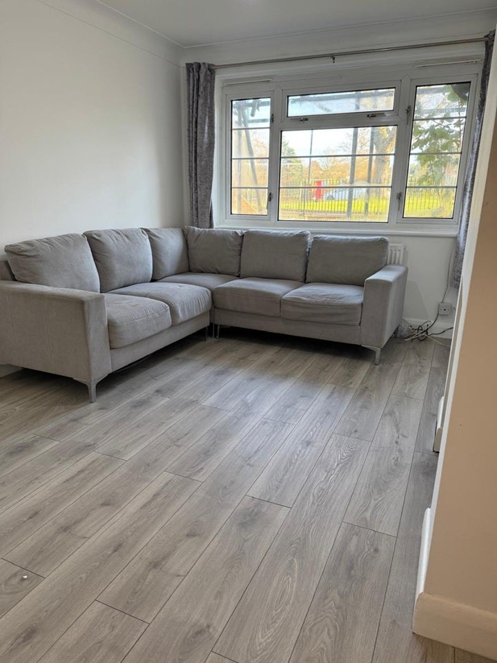 Flat Arundel Drive in Greater London