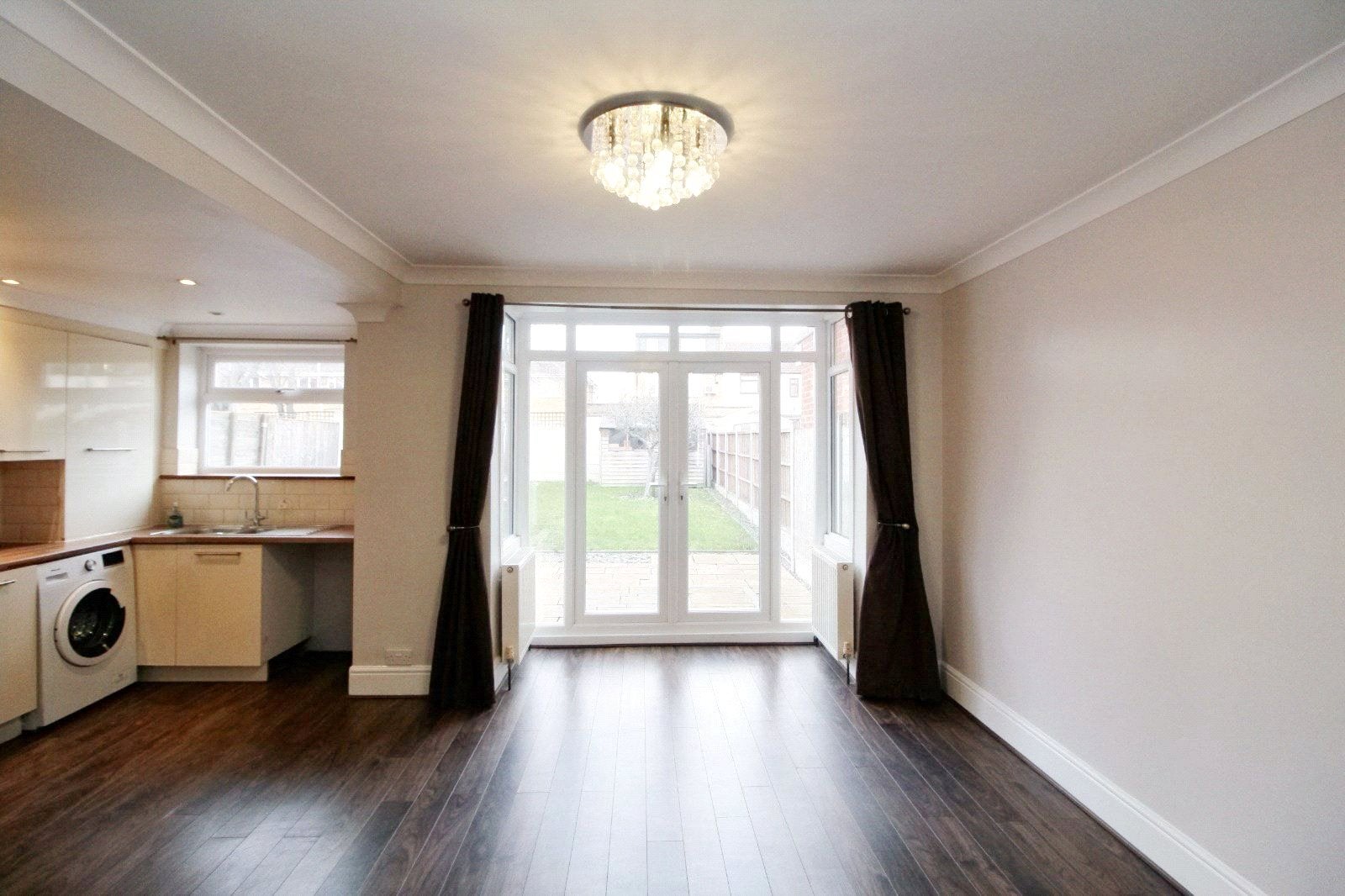 House Kingsmead Avenue in Greater London