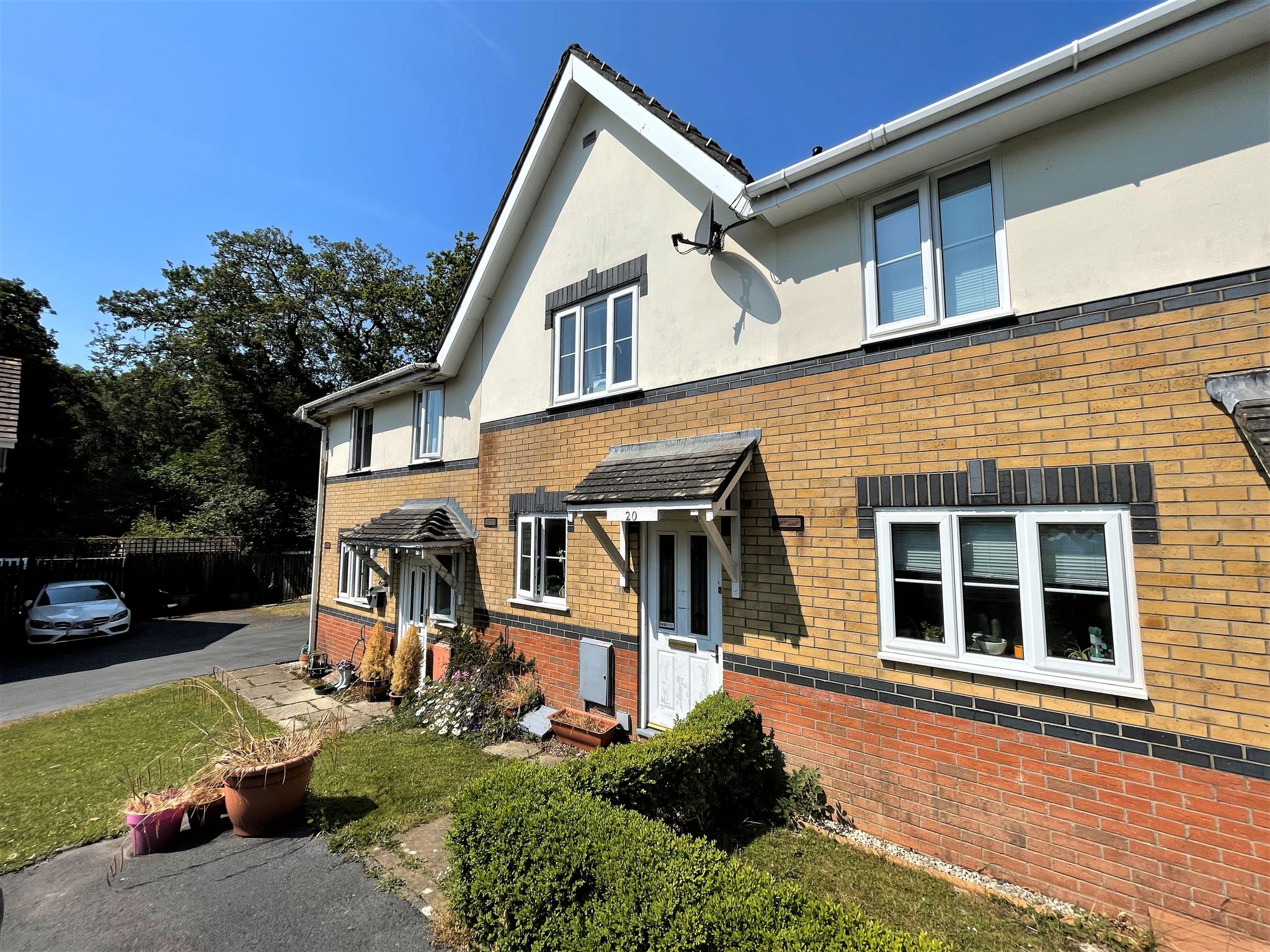 House Byron Way in Swansea