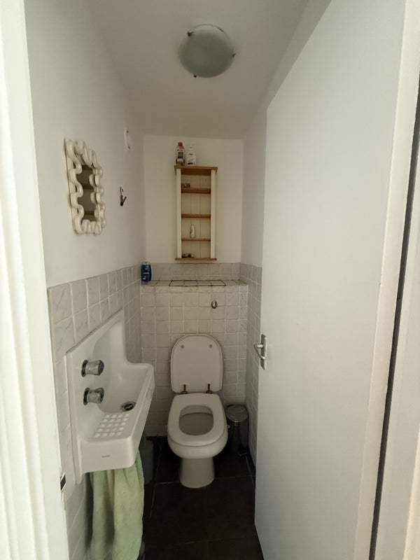 Room Prince of Wales Road in Greater London