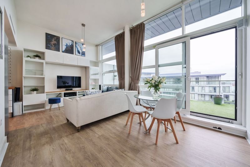 Flat Queenstown Road in Greater London