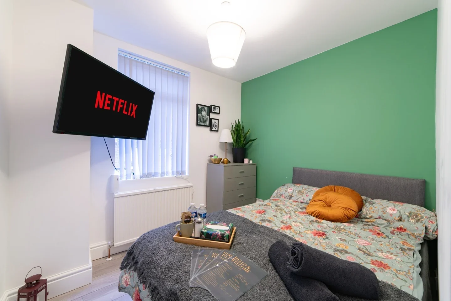 Room Denebank Road in Liverpool