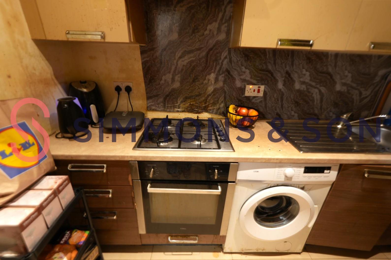Flat Farnburn Avenue in Slough