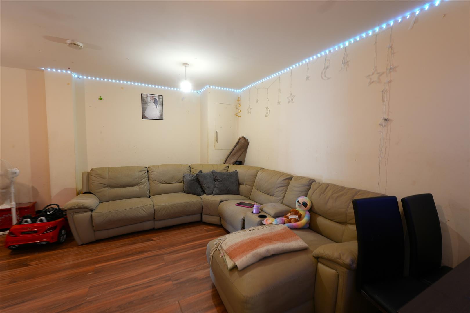 Flat Farnburn Avenue in Slough