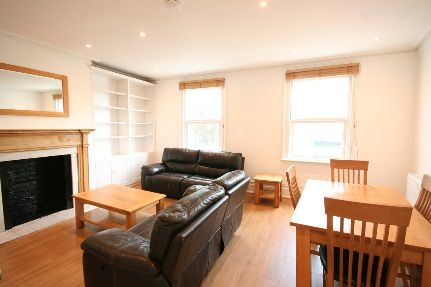 Flat Estcourt Road in Greater London