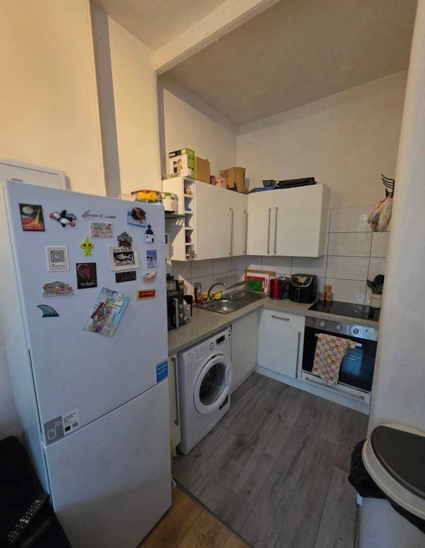 Flat Braeside Street in Glasgow