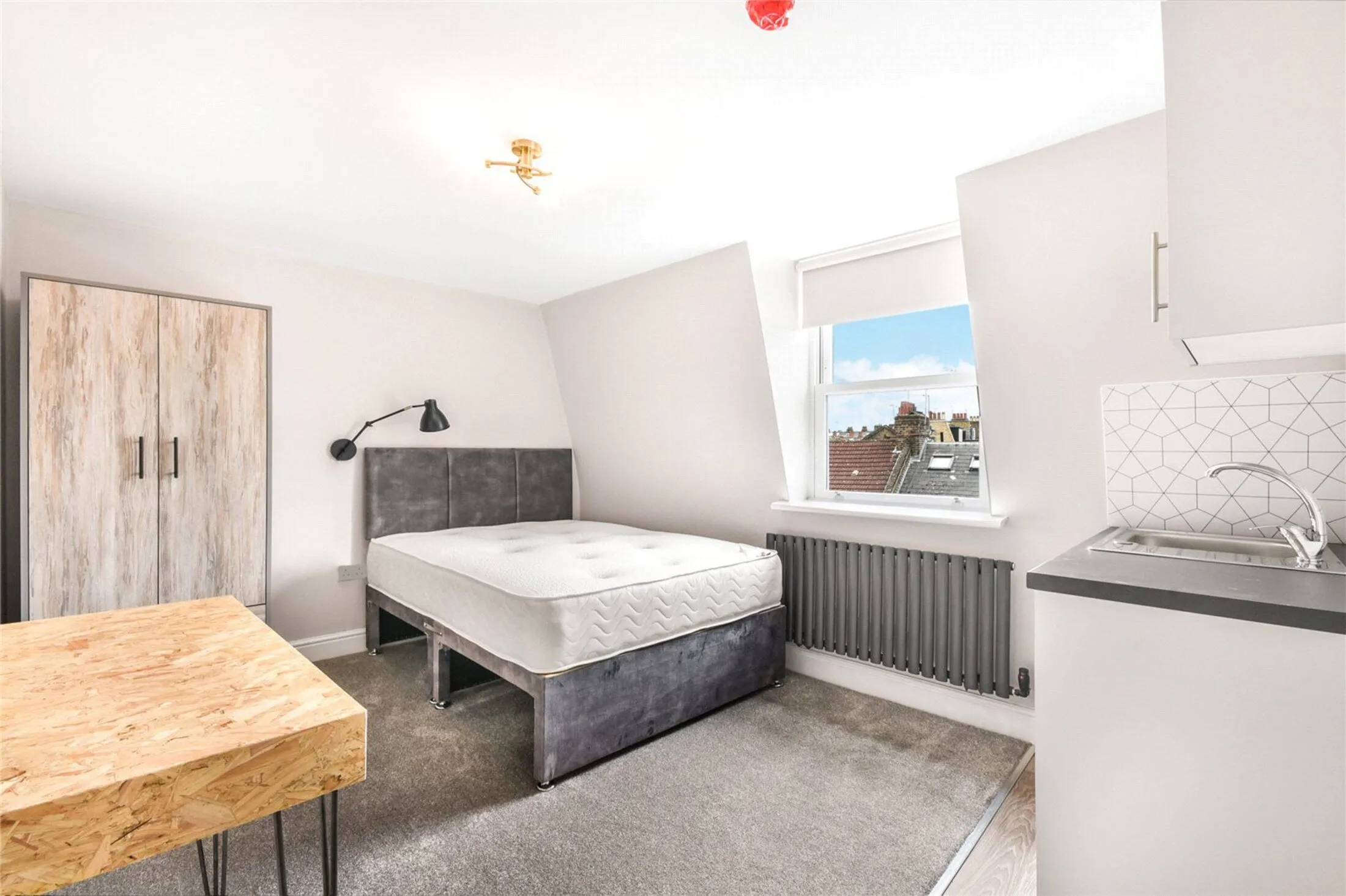 Room Taybridge Road in Greater London