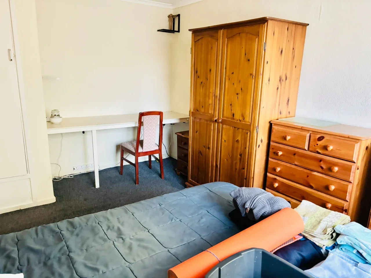 Room Warren Wood Road in Rochester