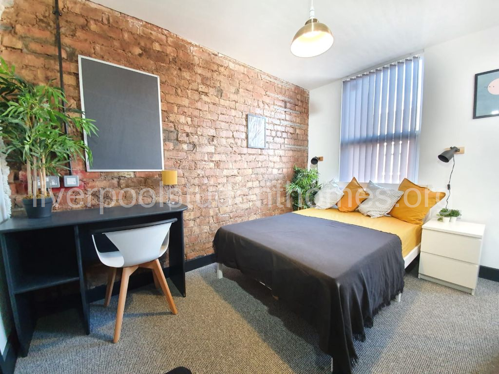 Flat Shaw Street in Liverpool
