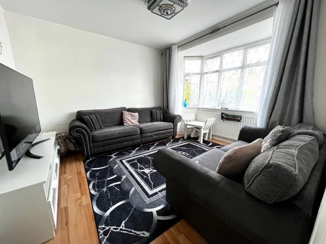 House Uxbridge Road in Greater London