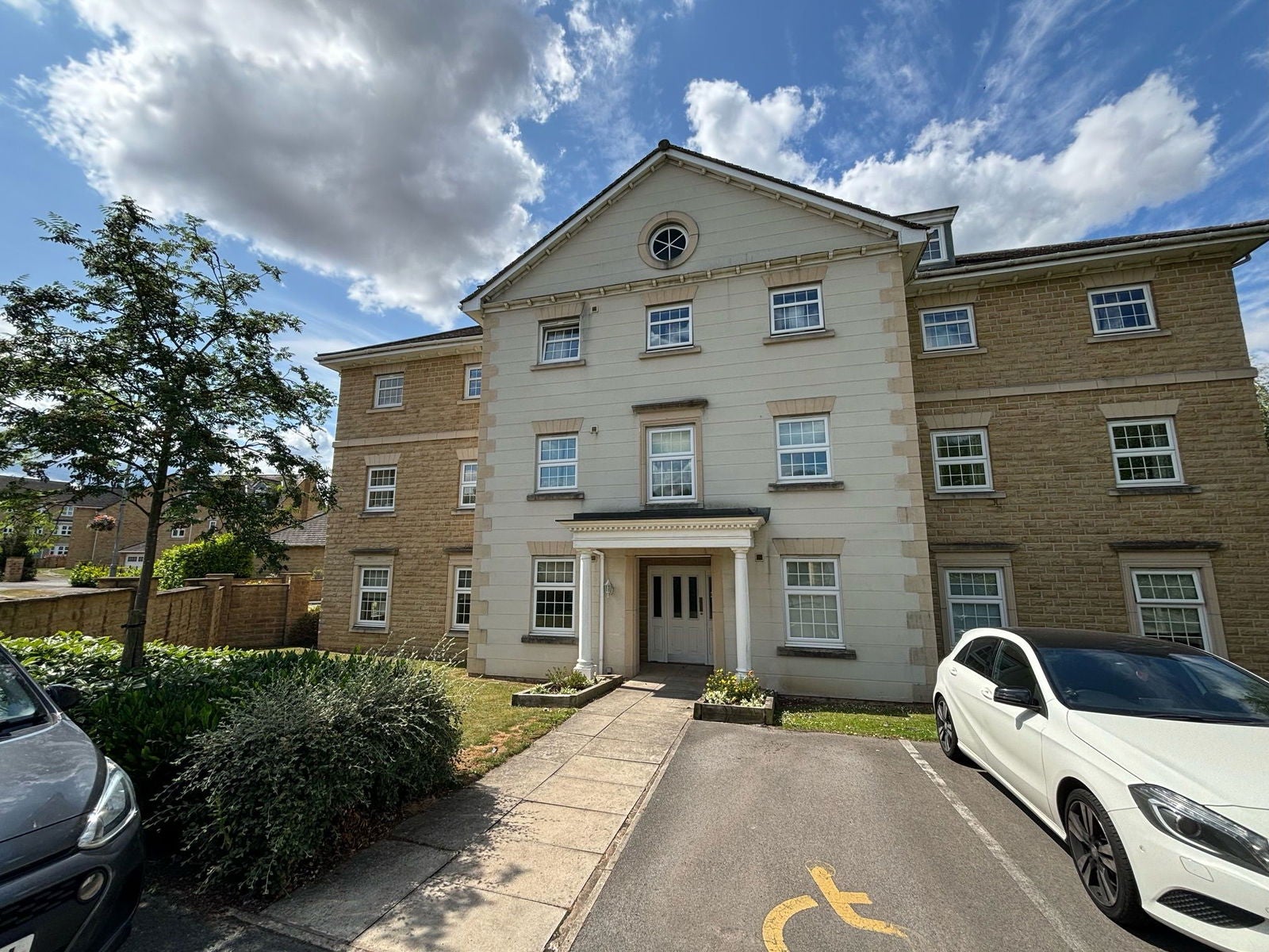 Flat The Grange in Wakefield