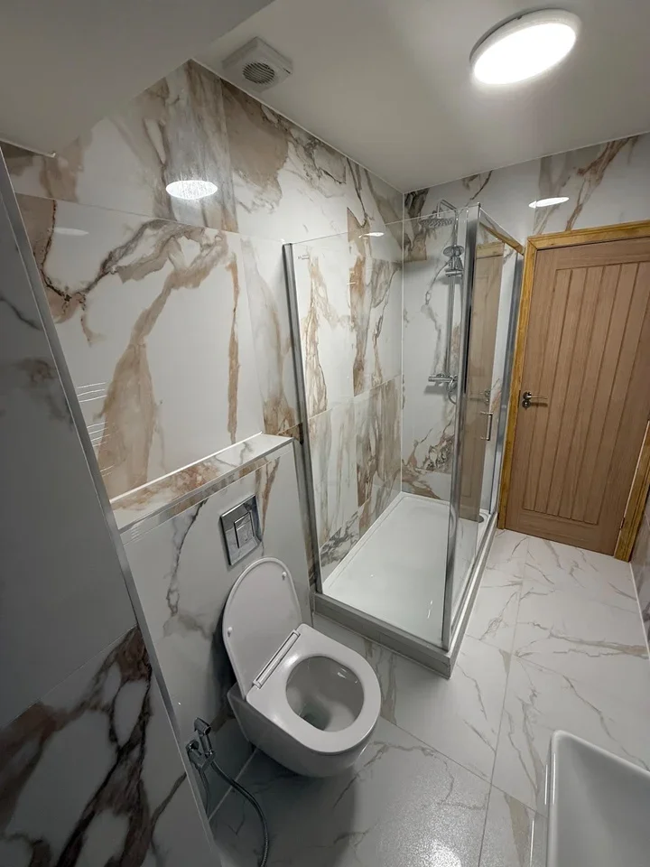 Room Pennine Mansions in Greater London