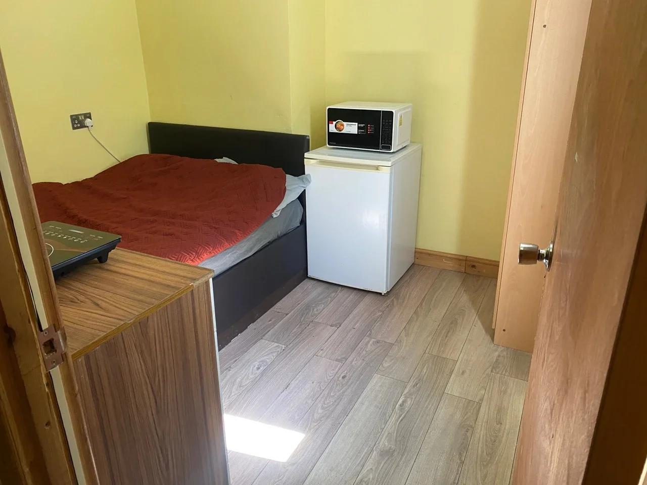 Room Limes Avenue in Swindon