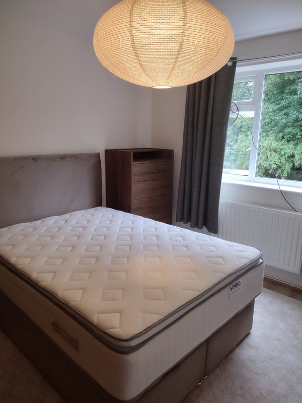 Room Wardle Court in Trafford