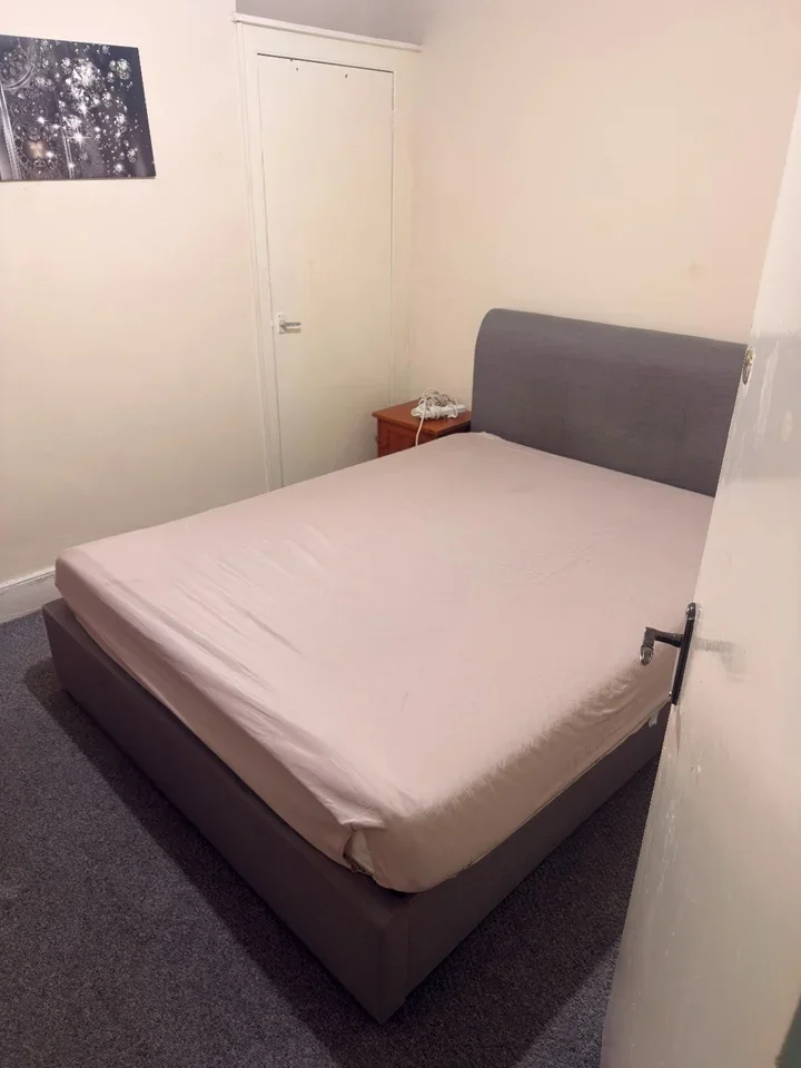 Room Bedford Road in Liverpool