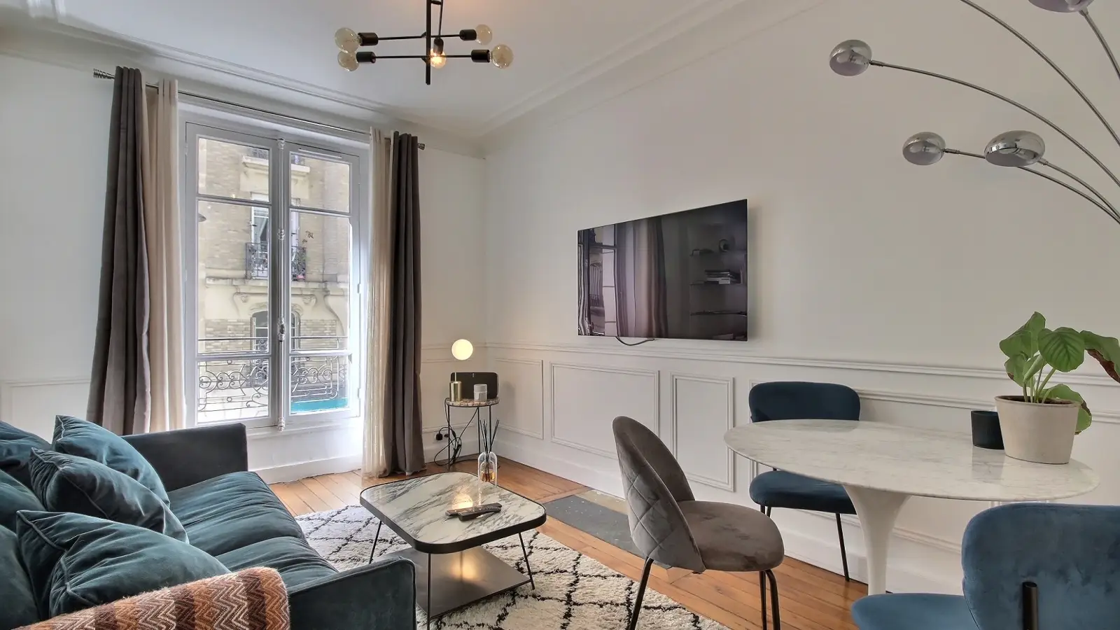 Appartement Rue du Mont Cenis à Paris