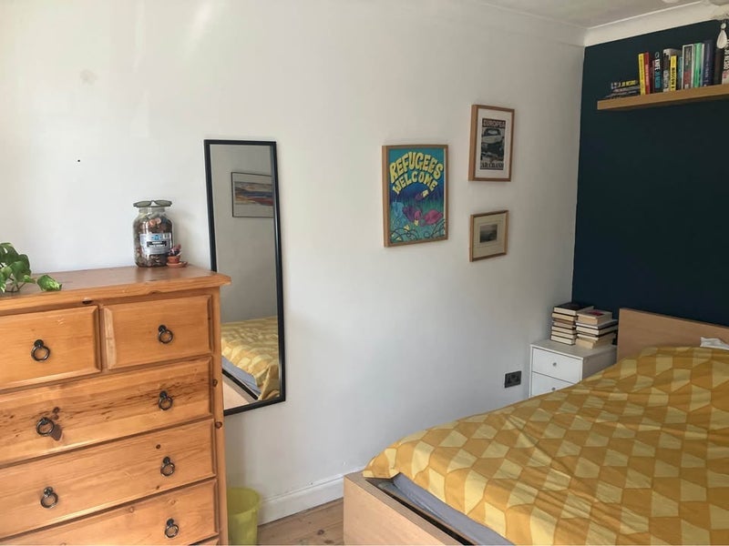 Room Cromer Road in Greater London