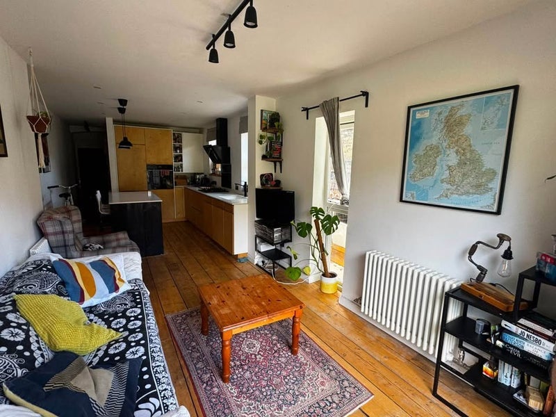 Room Cromer Road in Greater London