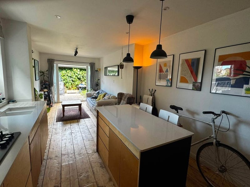 Room Cromer Road in Greater London