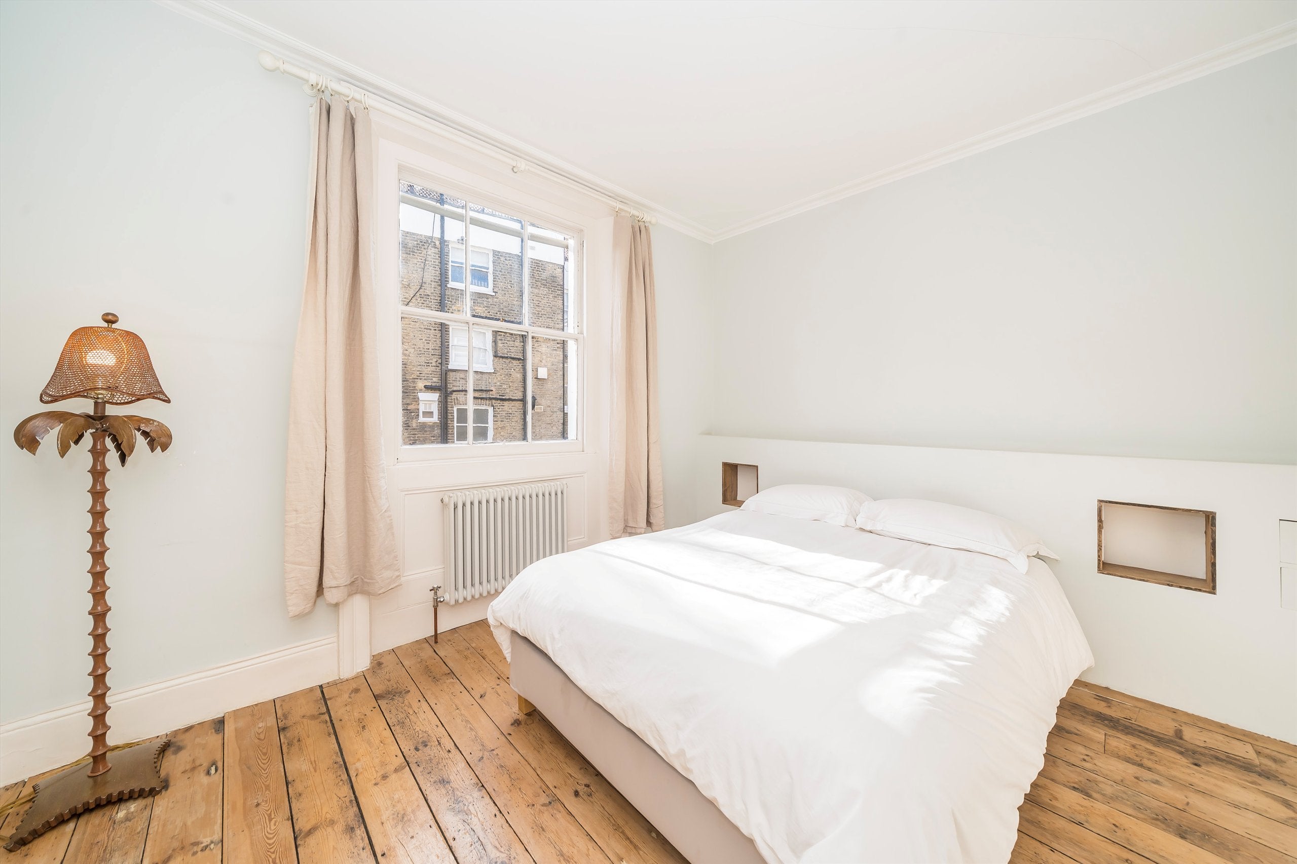 Flat Cornwall Gardens in Greater London