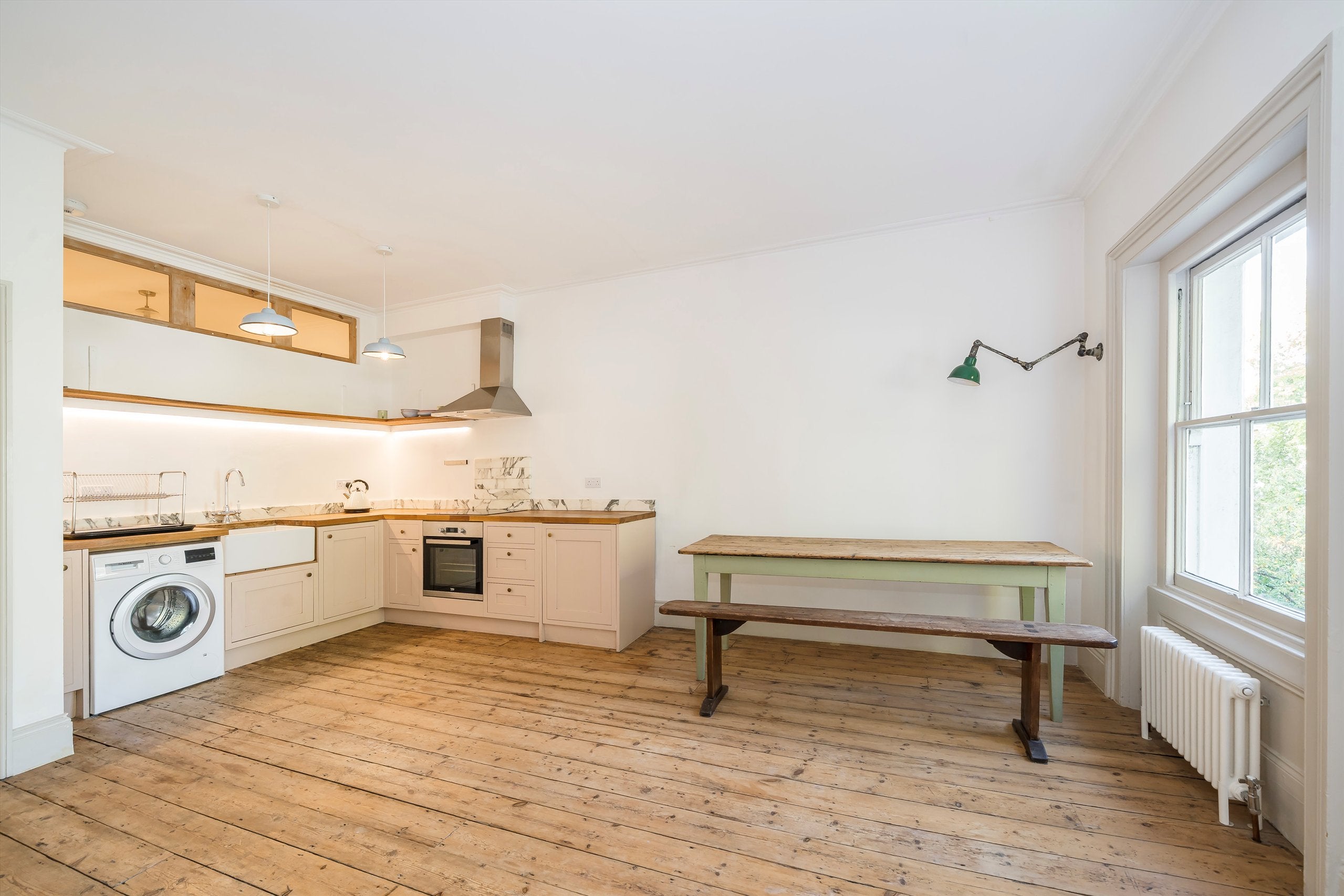 Flat Cornwall Gardens in Greater London