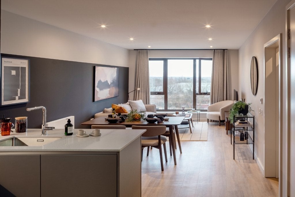 Flat Berkeley Avenue in Greater London
