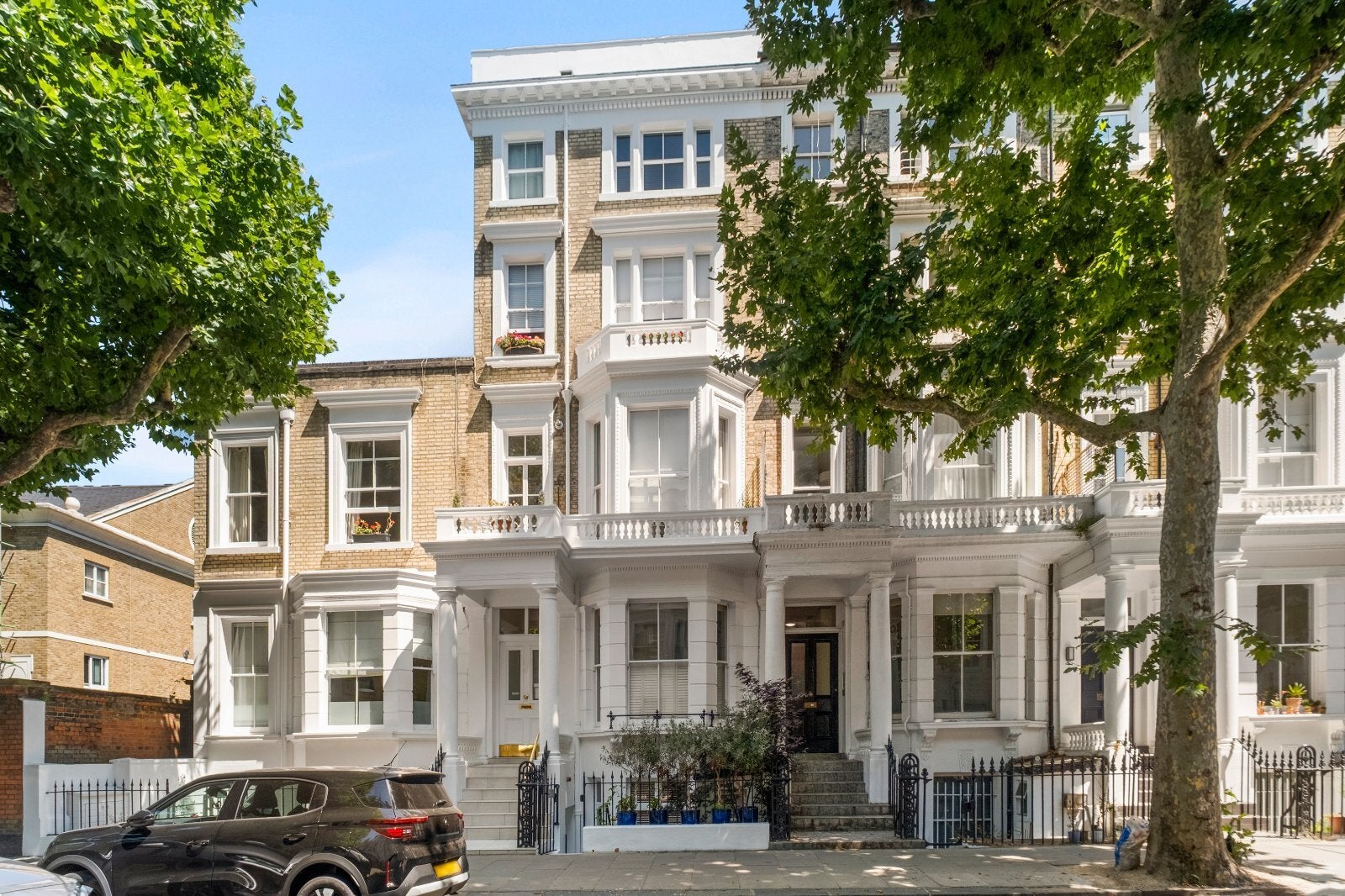 Flat Marloes Road in Greater London