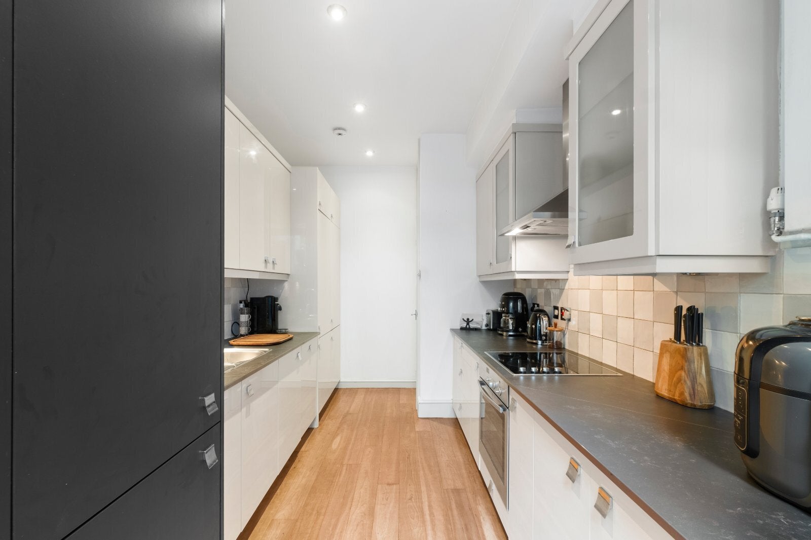 Flat Marloes Road in Greater London