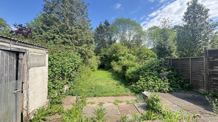 Flat Ash Grove in Guildford