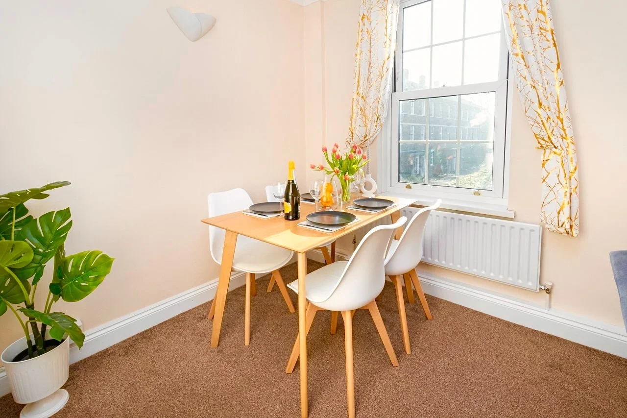 Flat Merryfield in Greater London