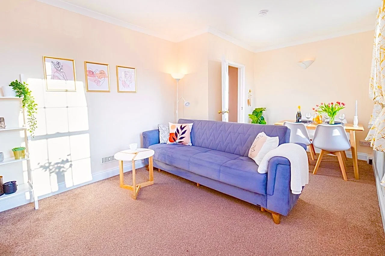 Flat Merryfield in Greater London