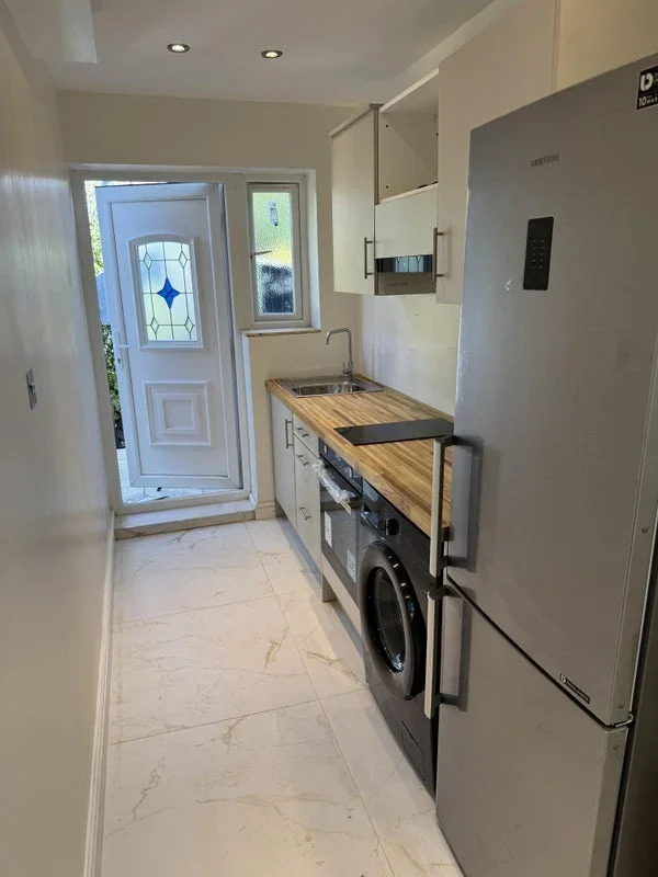 Flat Percy Road in Greater London