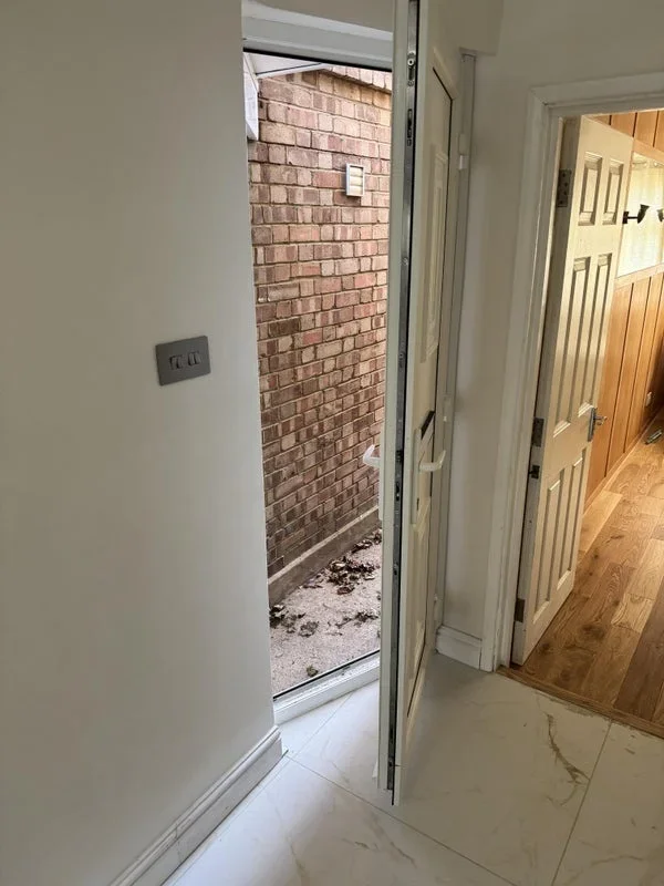 Flat Percy Road in Greater London