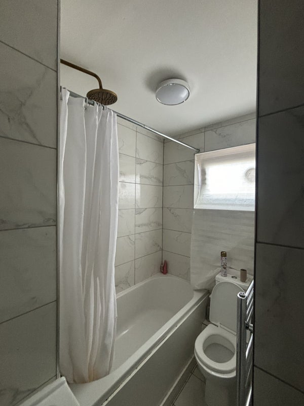 Room White Post Lane in Greater London