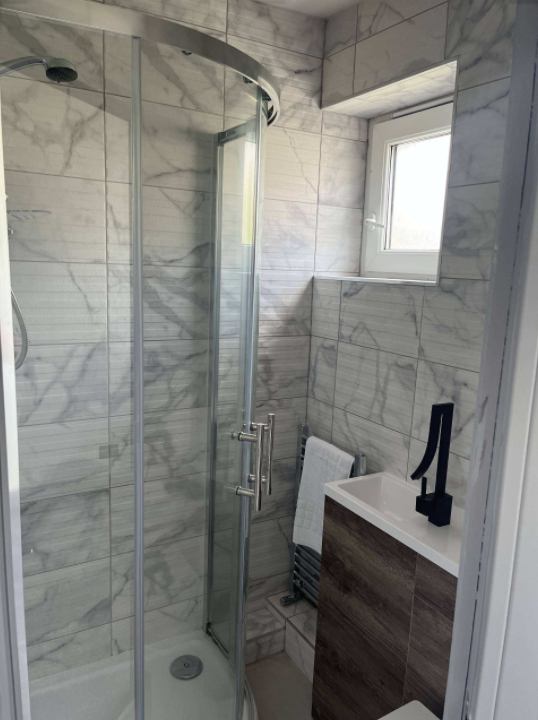 Room White Post Lane in Greater London