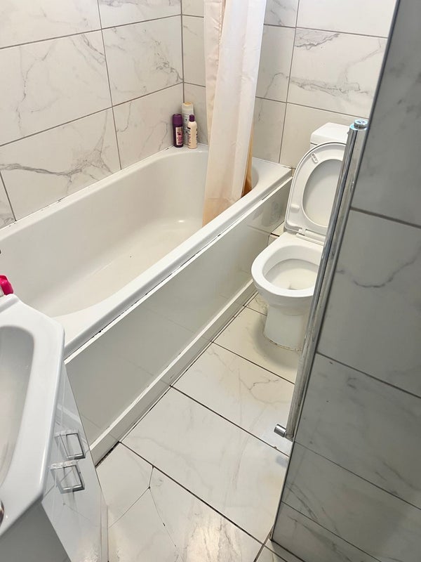 Room White Post Lane in Greater London