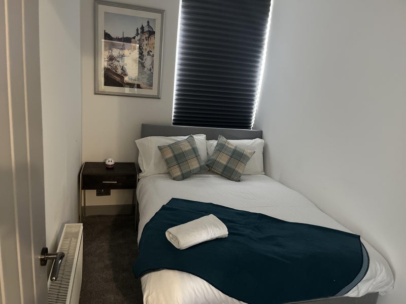 Room White Post Lane in Greater London
