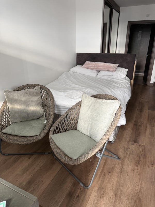 Room Hatcham Street in Greater London