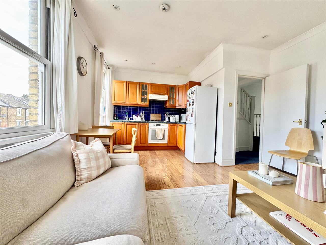 Flat Huddleston Road in Greater London