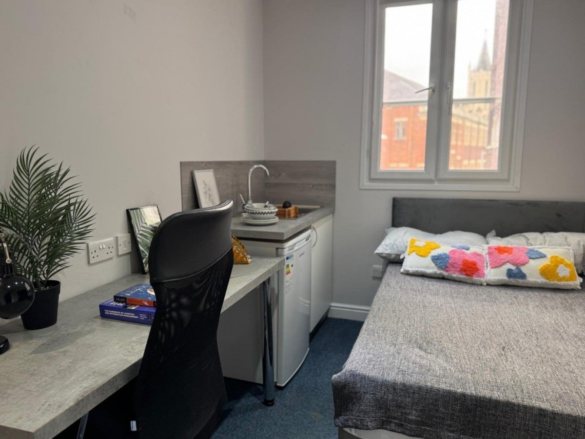 Room Greyfriars Lane in Coventry