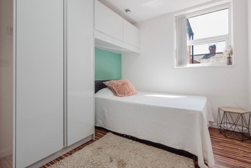 Room Haydn Avenue in Manchester