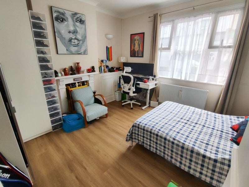 Room Markhouse Road in Greater London